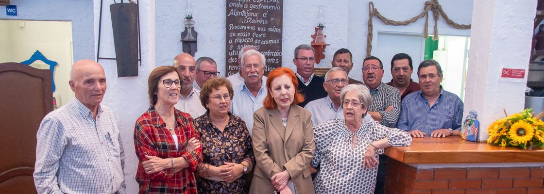 Ministra canta Gotinha de Água