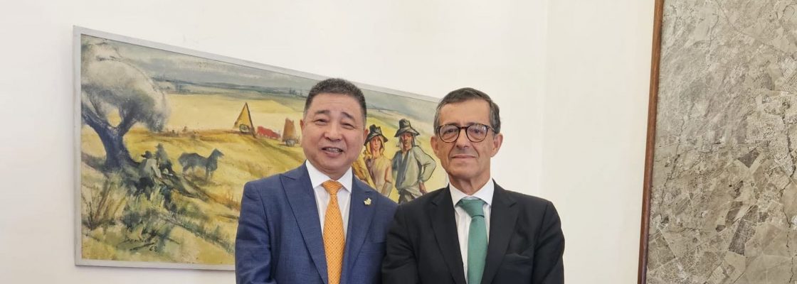 Carlos Zorrinho recebe Hydrogeneu para apresentação e manifestação de investimento em Évora