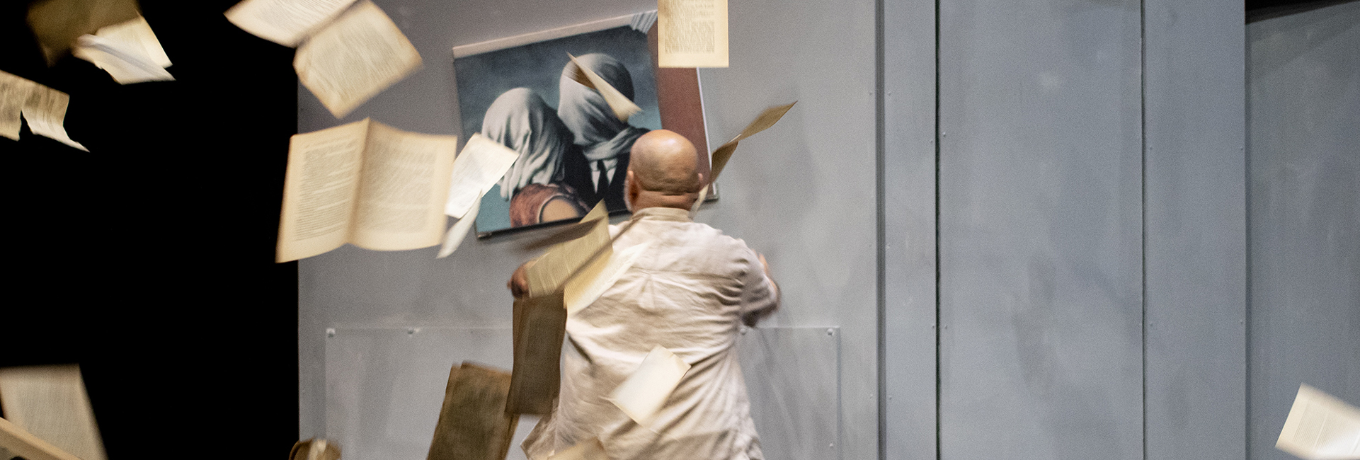 Teatro “Pareciam homens ao longe”, de Gil Vicente Tavares, pel’ A Escola da Noite