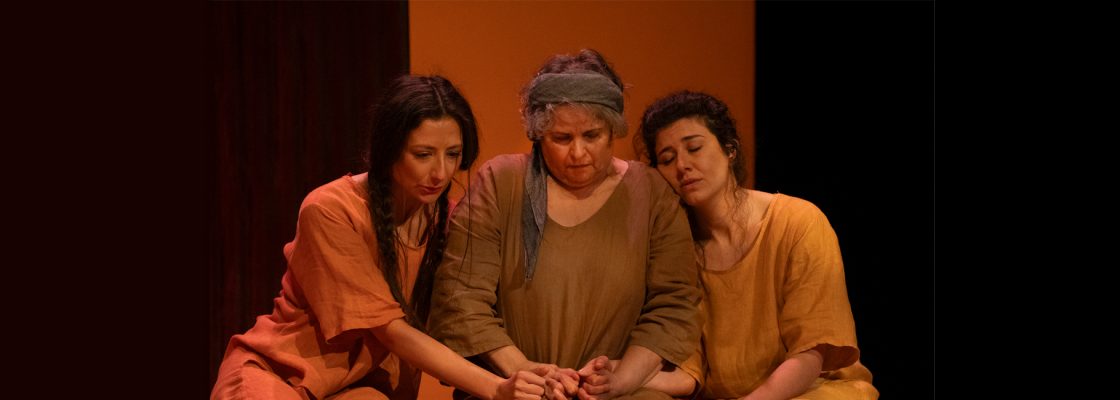 (Português) Teatro “A Árvore que Sangra” de Angus Cerini, pelo Teatro da Rainha