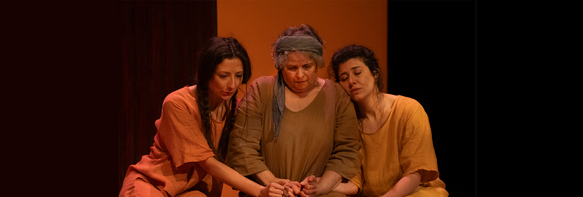 Teatro “A Árvore que Sangra” de Angus Cerini, pelo Teatro da Rainha