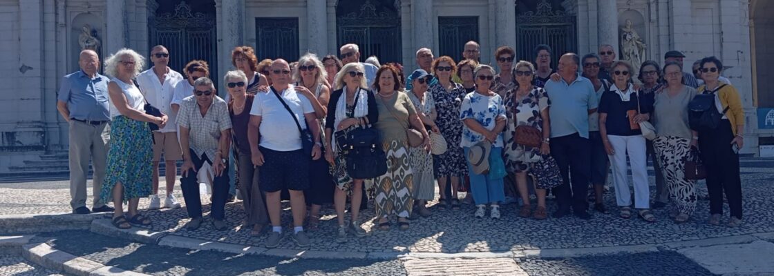 (Português) Seniores eborenses conheceram Palácio Nacional de Mafra
