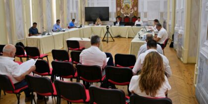 Arena de Évora recebe investimento de 433 700 mil euros para melhorar a insonorização, reabilitação acústica e equipamentos de som