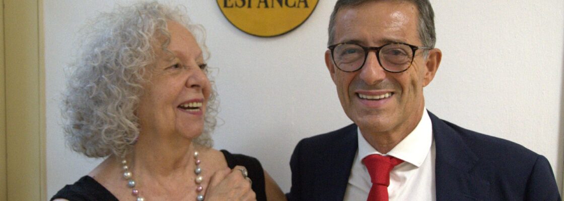 (Português) Câmara de Évora atribui nome de Túlio Espanca a sala no edifício dos Paços do C...