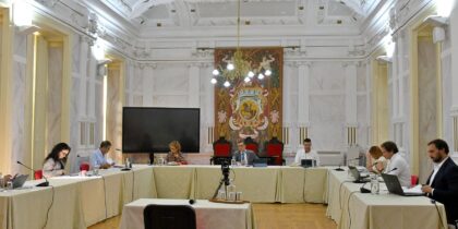 Em reunião pública de Câmara de 1 de outubro de 2026: Iniciadas obras de reabilitação de pavimentos vários na zona da Garraia e Sizuda, no quadro da cooperação entre a Câmara Municipal de Évora e a Infraestruturas de Portugal, com um investimento superior a meio milhão de euros