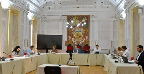 Em reunião pública de Câmara de 1 de outubro de 2026: Iniciadas obras de reabilitação de pavimentos vários na zona da Garraia e Sizuda, no quadro da cooperação entre a Câmara Municipal de Évora e a Infraestruturas de Portugal, com um investimento superior a meio milhão de euros